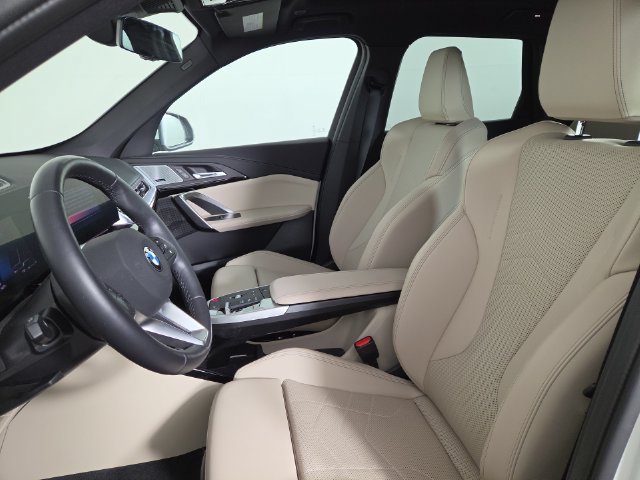 Used 2025 BMW X1 xDrive28i w/ Premium Package AWD/4WD image 13