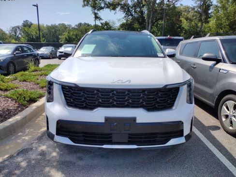 Used 2025 Kia Sorento S w/ Panoramic Sunroof Package FWD image 2