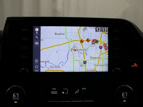 Used 2021 Toyota Highlander XLE image 44