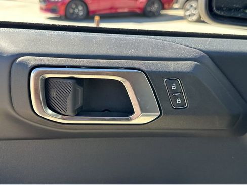 New 2025 Ford Bronco Badlands image 38