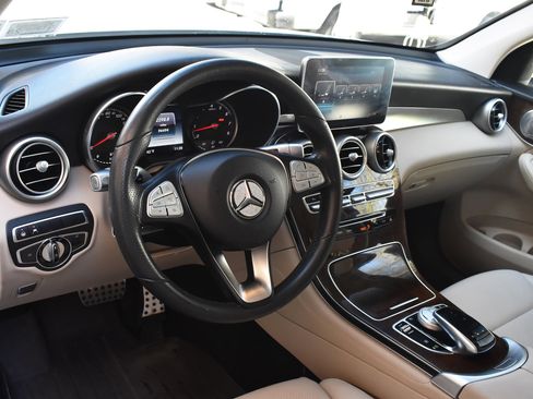 Used 2017 Mercedes-Benz GLC 300 4MATIC image 18