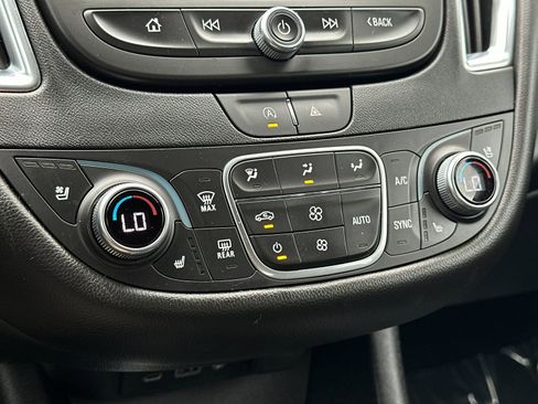 Used 2024 Chevrolet Malibu LT image 23