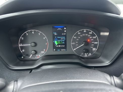 Used 2025 Toyota Corolla LE image 18