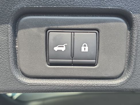 Used 2025 Nissan Pathfinder Platinum AWD/4WD image 14