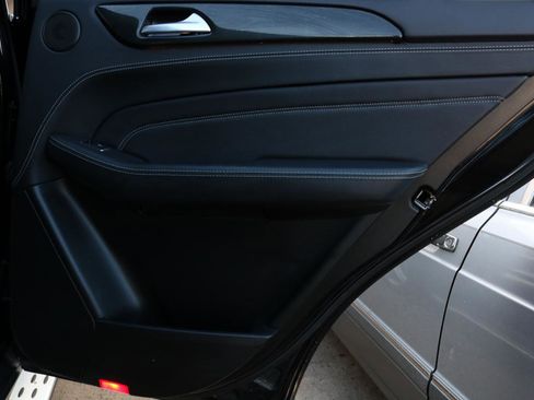 Used 2015 Mercedes-Benz ML 400 4MATIC image 40