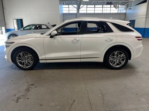 Used 2025 Genesis GV70 2.5T AWD/4WD image 6