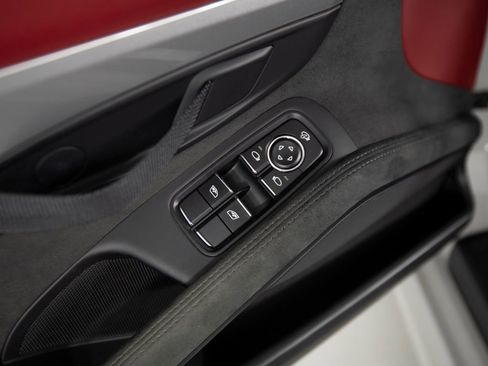 Certified 2021 Porsche 718 Boxster Spyder image 20