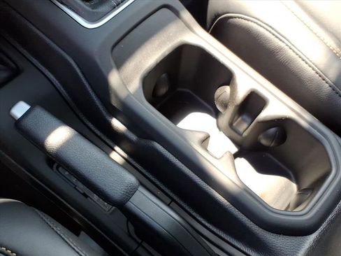 New 2026 Jeep Wrangler Sahara AWD/4WD image 33