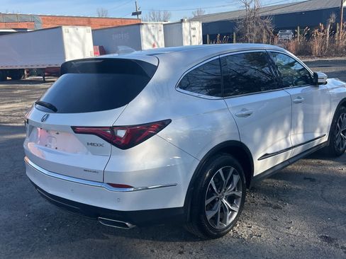 Used 2023 Acura MDX SH-AWD w/ Technology Package image 5