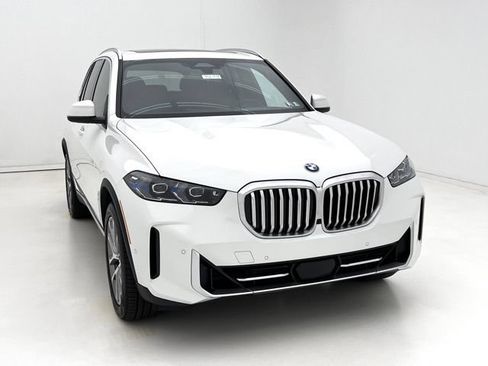 Used 2026 BMW X5 xDrive40i AWD/4WD image 3
