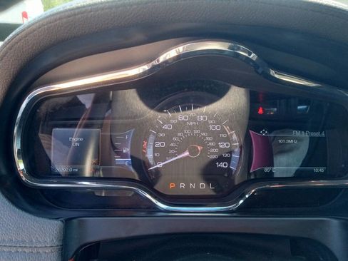 Used 2014 Lincoln MKT AWD image 13