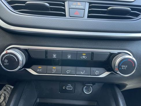 Used 2024 Nissan Altima 2.5 S FWD image 18