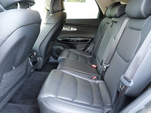 Used 2025 Genesis GV70 2.5T AWD/4WD image 21