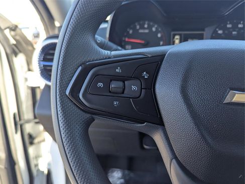 Used 2025 Chevrolet Trax LS w/ LS Convenience Package image 28