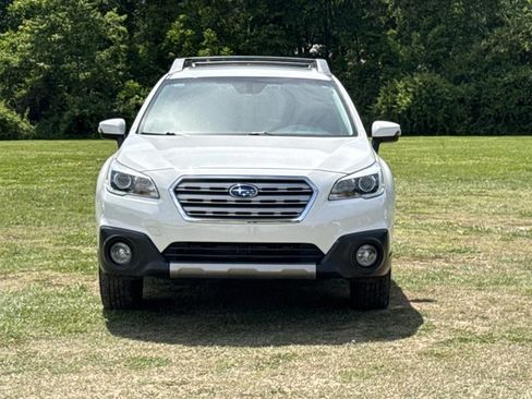 Used 2017 Subaru Outback 2.5i Limited AWD/4WD image 2