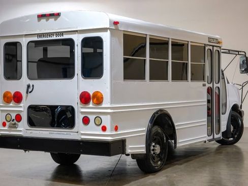 Used 2007 Chevrolet Express 3500 w/ School Bus Package image 12