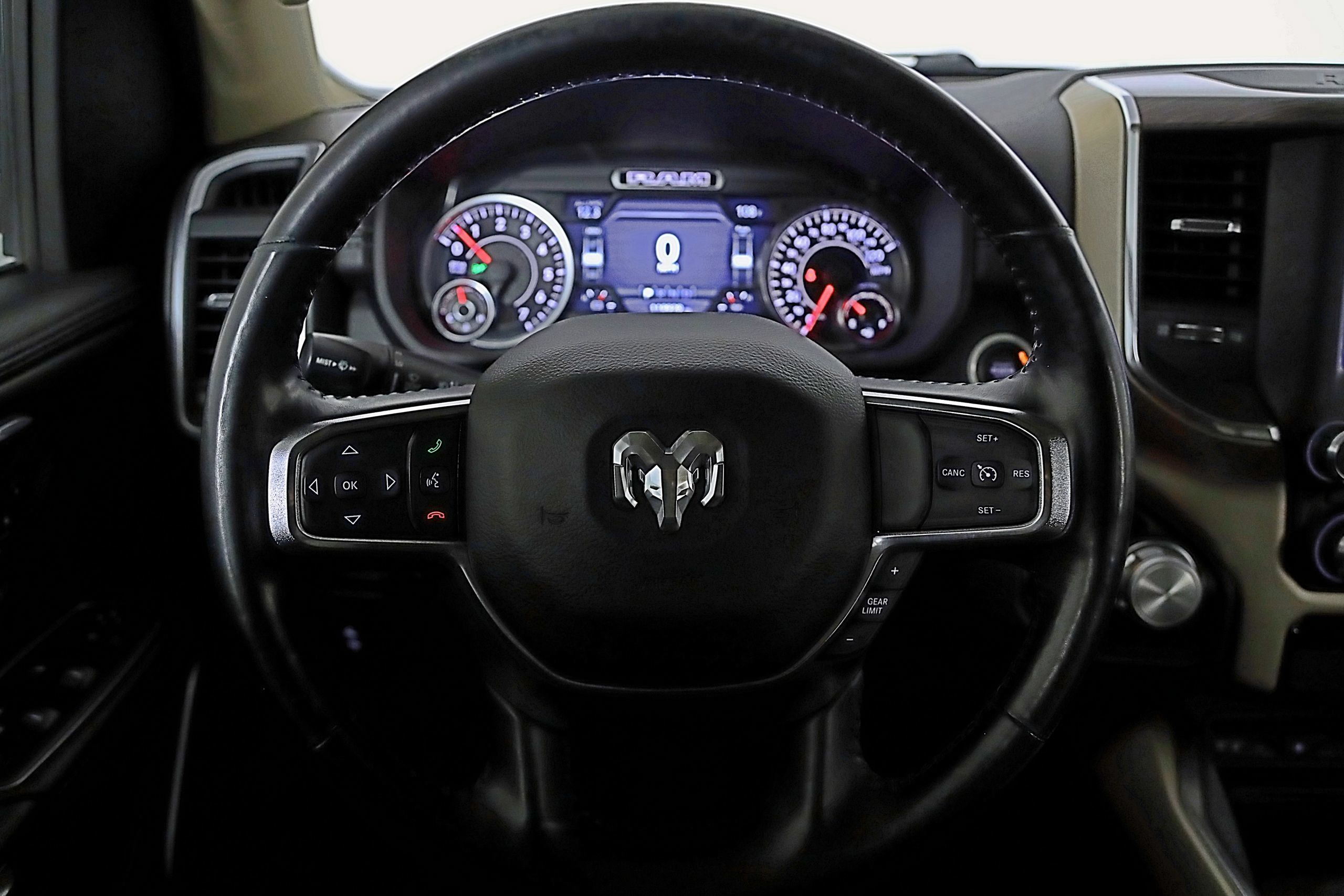Used 2019 RAM 1500 Laramie AWD/4WD image 25