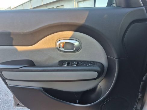 Used 2017 Kia Soul w/ Convenience Package image 12