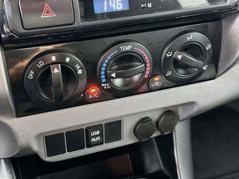 Used 2013 Toyota Tacoma 4x4 Access Cab V6 w/ SR5 Pkg image 16