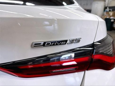 Used 2024 BMW i4 eDrive35 w/ Premium Package RWD image 11
