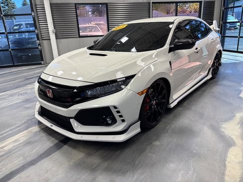 Used 2017 Honda Civic Type R image 4
