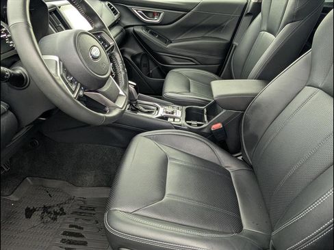 Used 2022 Subaru Forester Touring image 11