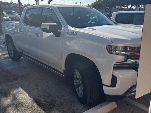 Used 2020 Chevrolet Silverado 1500 High Country w/ Technology Package AWD/4WD image 3