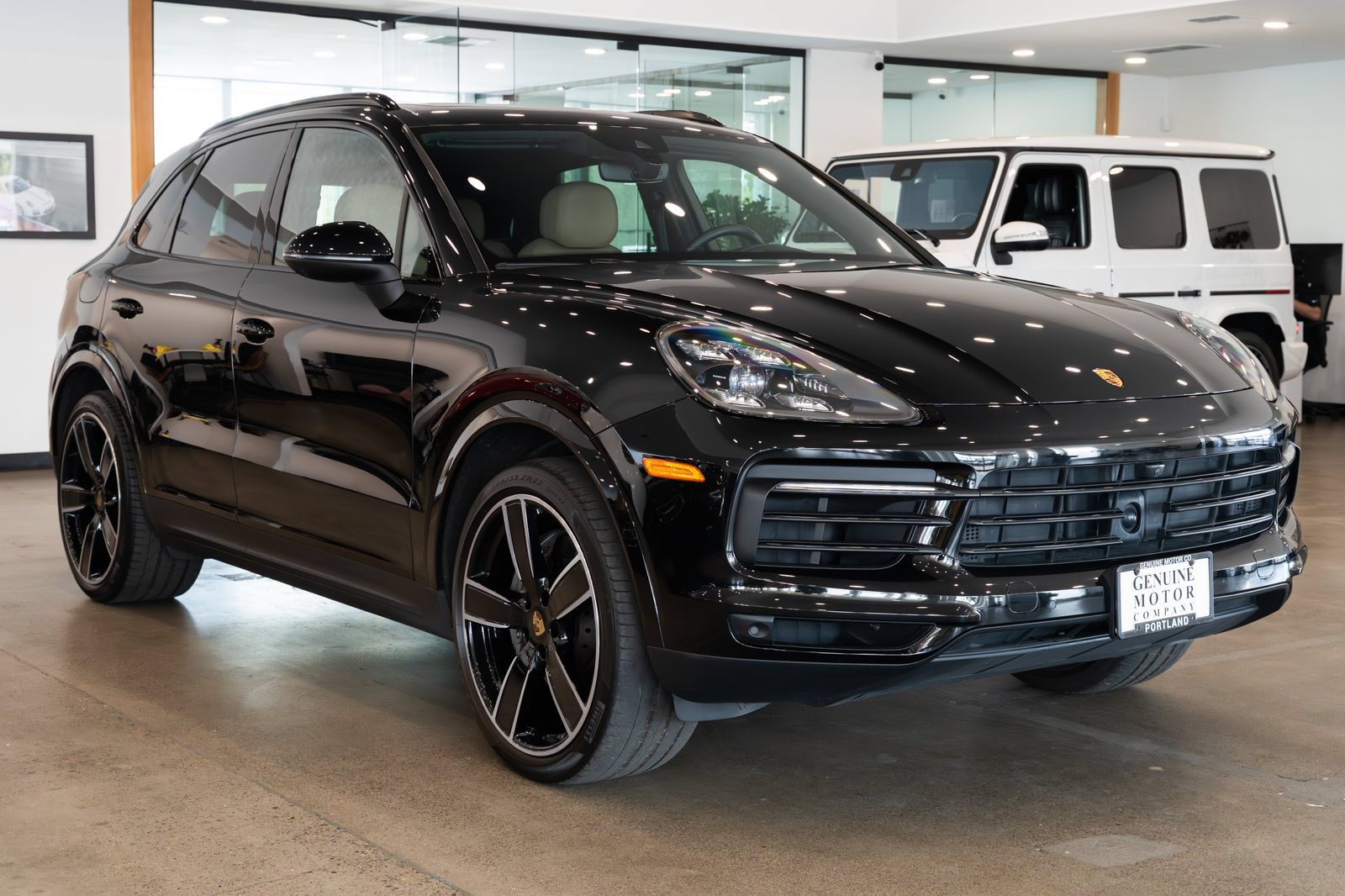 Used 2023 Porsche Cayenne S AWD/4WD image 3