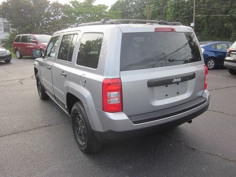 Used 2016 Jeep Patriot Sport FWD image 8