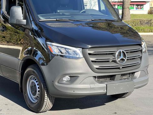 Used 2023 Mercedes-Benz Sprinter 2500 image 38