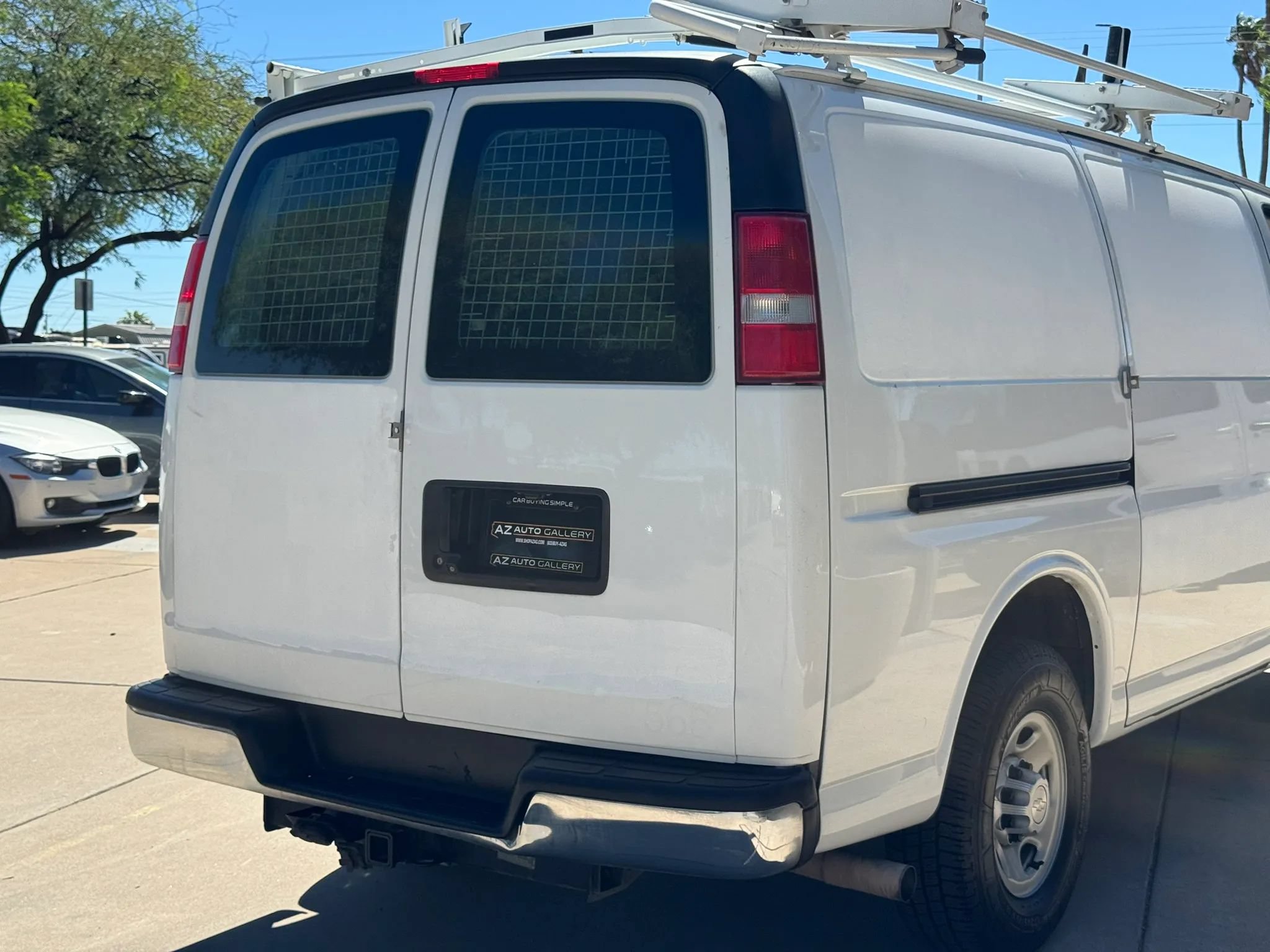 Used 2019 Chevrolet Express 2500 w/ Driver Convenience Package RWD image 28