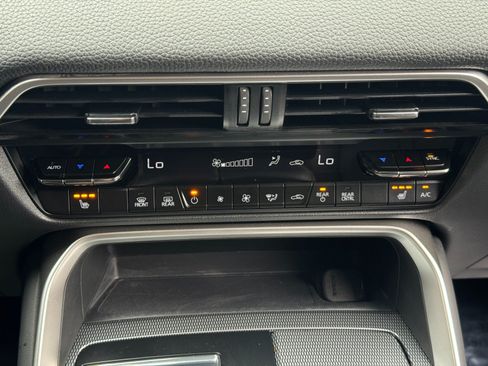 Used 2024 MAZDA CX-90 Plug-In Hybrid w/ Preferred AWD/4WD image 28