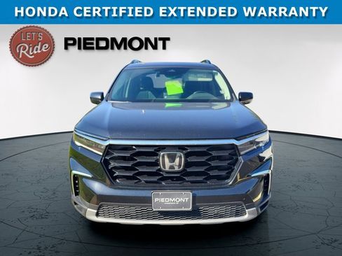 Used 2025 Honda Pilot Touring image 3