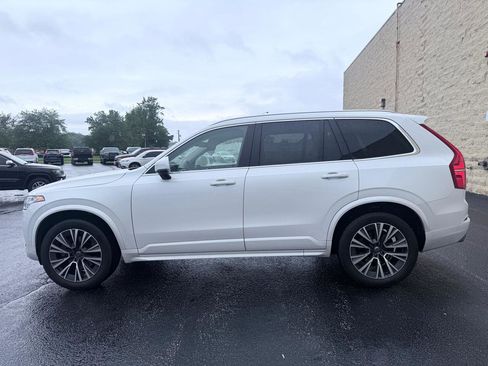 Used 2020 Volvo XC90 T5 Momentum AWD/4WD image 2