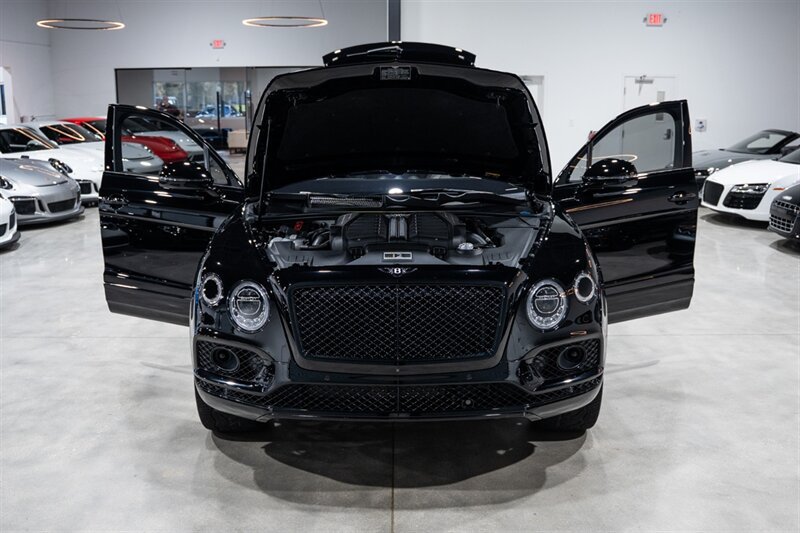 Used 2017 Bentley Bentayga AWD/4WD image 44
