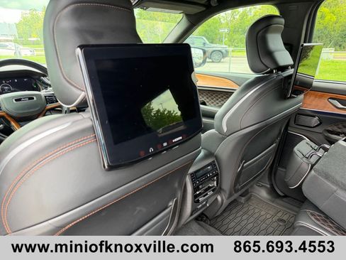 Used 2024 Jeep Grand Cherokee L Summit AWD/4WD image 15
