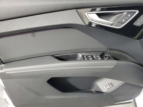 Used 2024 Audi Q4 e-tron Premium Plus image 19