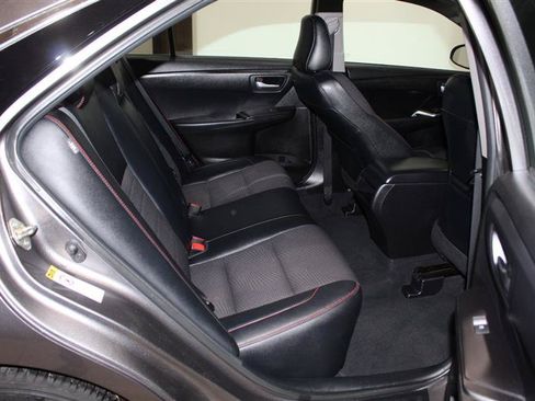 Used 2016 Toyota Camry SE FWD image 26