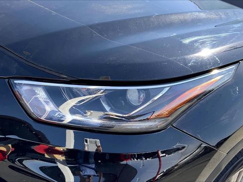 Used 2023 Toyota Highlander Platinum image 28