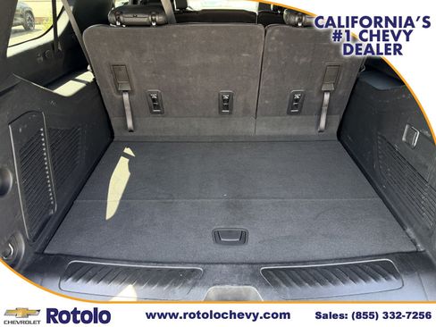 Used 2025 Chevrolet Suburban LT RWD image 13
