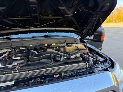 Used 2013 Ford F450 Lariat w/ Lariat Interior Pkg image 39