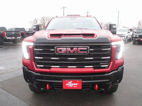 Used 2025 GMC Sierra 2500 AT4X image 12