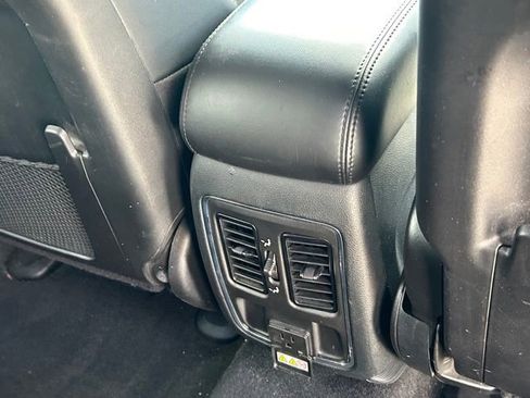 Used 2022 Jeep Grand Cherokee Laredo X AWD/4WD image 18