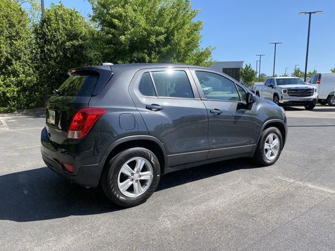 Used 2020 Chevrolet Trax LS image 9
