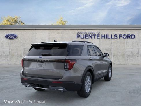 New 2026 Ford Explorer Active RWD image 8