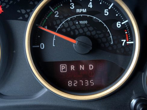 Used 2014 Jeep Wrangler Unlimited Sahara image 19