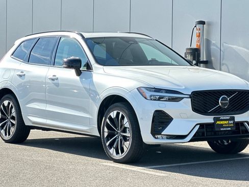 Used 2026 Volvo XC60 B5 Plus w/ Protection Package Premier AWD/4WD image 7