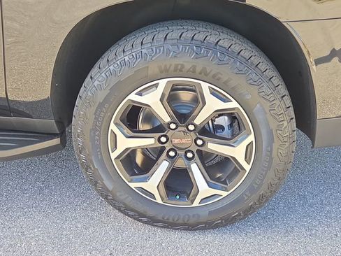 New 2026 GMC Yukon XL AT4 w/ Premium Trailering Package image 8