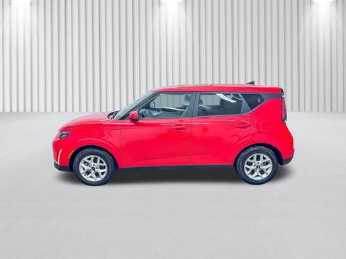 Used 2023 Kia Soul LX w/ LX Technology Package image 11