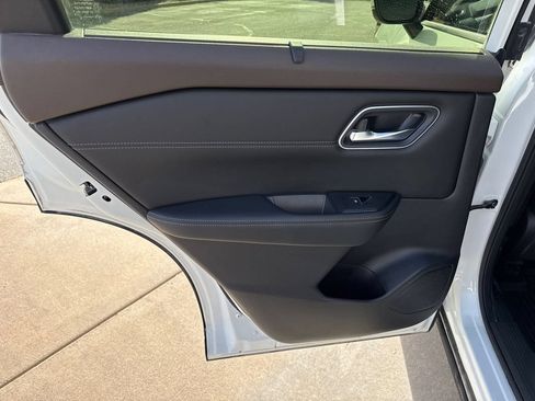 Used 2023 Nissan Rogue Platinum AWD/4WD image 20